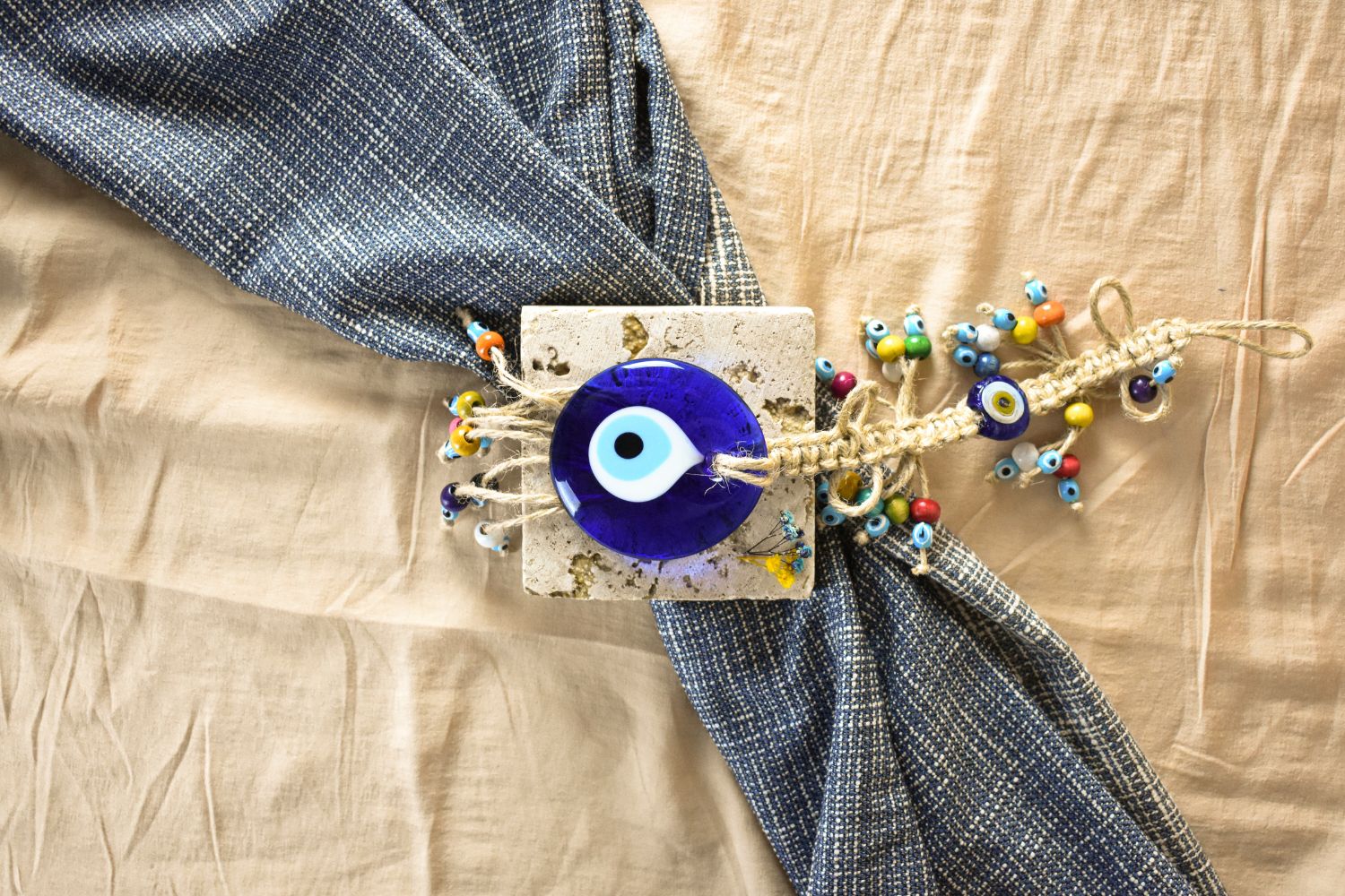 Amulettes et talismans sacrés
